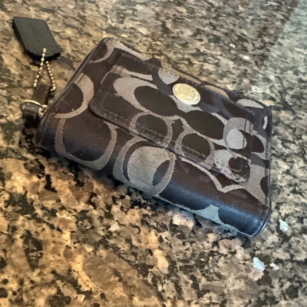 Coach Black and Gray Signature canvas and leather zip around Wallet EUC